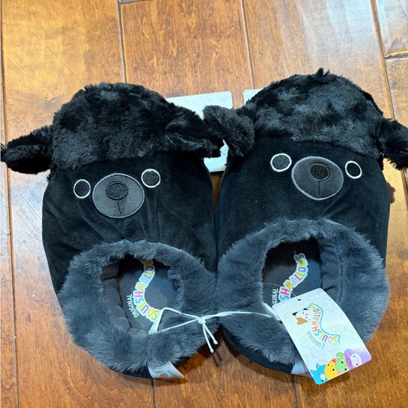 ❤️Squishmallows Kids Black Fuzzy Slippers Size (2/3 kids )New with tag - Picture 6 of 6